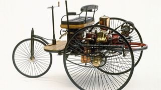 Lenkrad? Fehlanzeige! Der Benz Patent-Motorwagen von 1886.  (Daimler)