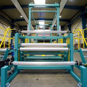 Anlagen der Menzel Maschinenfabrik imprägnieren Glasfasergewebe