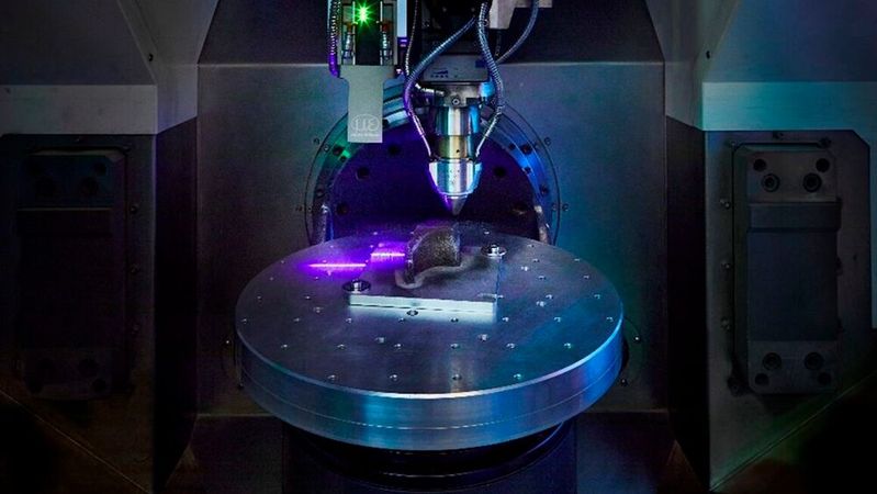 Extreme high-speed Laser Material Deposition (EHLA) enables the additive deposition of functional surfaces with high precision and speed. This allows components to be efficiently coated, repaired, or manufactured with close-to-final-contour precision.(Source:  Fraunhofer ILT)