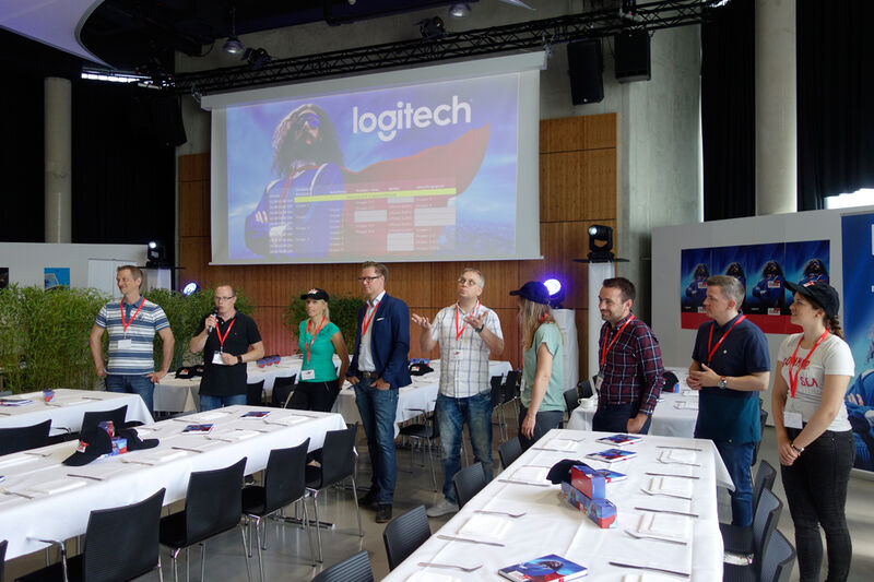 Das Logitech Team begrüßt die Teilnehmer und freut sich schon auf das gemeinsame BodyFlying. (Bild: IT-BUSINESS)