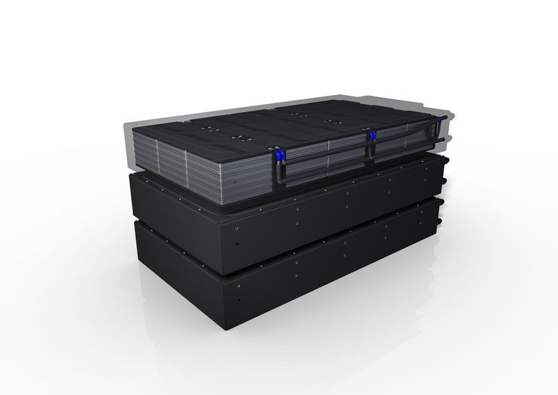 105 kWh Speicherkapazität made in Germany: das im MAN Metropolis verbaute Lithium-Ionen-Batteriesystem 45M Akasystems basiert auf den mit dem eCarTec Award 2012 prämierten Akamodules. (Bild: Akasol)