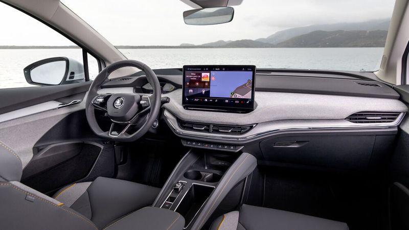 Wie man bei einem RS erwarten darf, bietet auch das Enyaq Coupé eine betont sportliche Einrichtung. (Bild: Skoda)