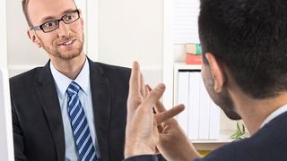 Wegen der Corona-Pandemie verzichtete ein großer Teil der Arbeitnehmer auf eine Nachverhandlung des Gehalts. (Bild: ©Jeanette Dietl - stock.adobe.com)