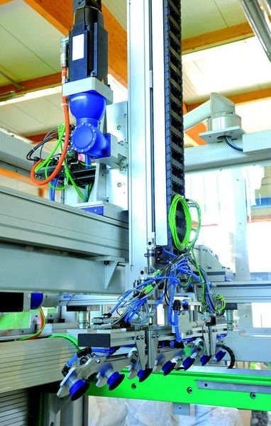 Die dynamischen und präzisen Linearachsen von Schunk sorgen für Tempo und Zuverlässigkeit in der Anlage. Bild: Josef Vogt (Archiv: Vogel Business Media)