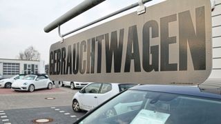 Nicht nur die Nachfrage nach gebrauchten Pkw war im Oktober rückläufig, auch die solide Nachfrage nach Nutzfahrzeugen schwächelte.  (Bild: Achter)