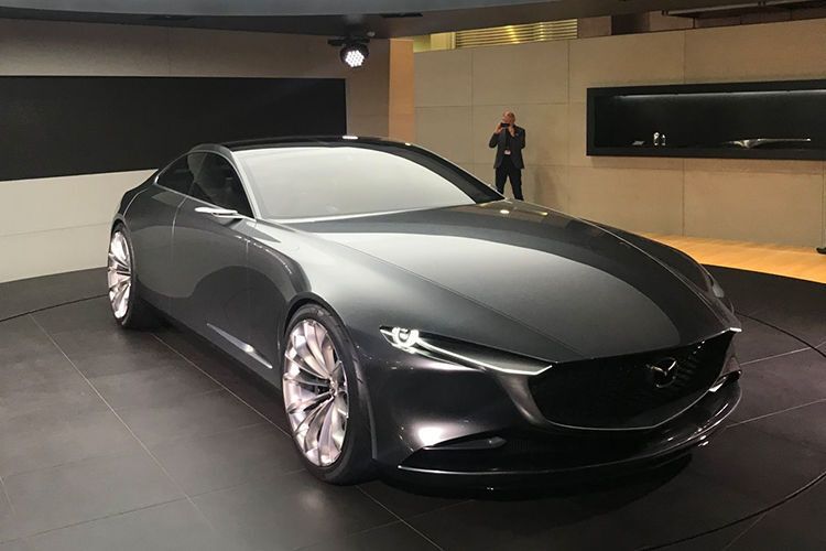 Gäbe es auf der Messe einen Design-Preis zu verleihen, er ginge sicher an Mazda mit dem Vision Coupé Concept. (Stefan Grundhoff)