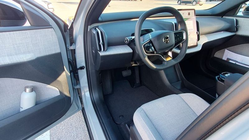 Volvo hat geschickt sehr viel Staufläche im EX30 platziert. (Bild: Mauritz – VCG)