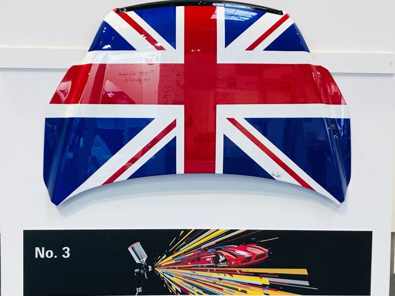 Auch Alan Surtees vom Jobling Accident Repair Centre setzte bei seinem Design auf den Union Jack. (Messe Frankfurt)