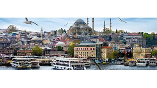 A fifth of all Turks live in Istanbul – the city combines many of Turkey’s characteristics: growth and contradictions, Europe and Asia, modernity and antiquity. (seqoya - Fotolia)