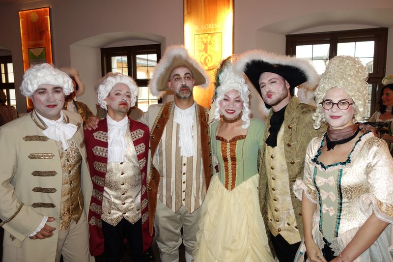 Das Seagate Team kann auch adlig. (Bild: IT-BUSINESS)