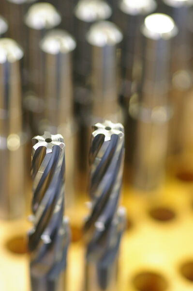 Fraises en bout. Mikron Tool réalise des outils de coupe en métal dur compris entre 0,1 mm et 36 mm. (Image: MSM / JR Gonthier)