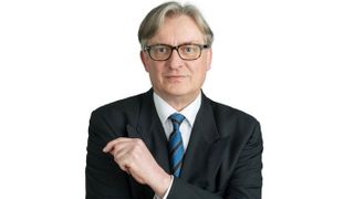 Arnold Wiemers, Technischer Direktor der LeiterplattenAkademie, hat das Programm zum 1. Technologietag Leiterplatte & Baugruppe koordiniert und spricht selber über zwei wichtige Themen (Bild: Roman Brodel)