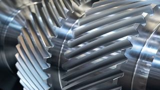 Die EMO Hannover 2025 will Ende September Wege weisen, auf denen Metallbearbeiter die herrschenden Herausforderungen ihrer Branche möglichst stolperfrei gehen können. Hier ein Überblick dazu ... (Bild: VDW)