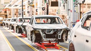 Bei Byton sind die ersten Vorserienmodelle vom Band gelaufen, bevor die Produktion gestoppt wurde. (Bild: Byton)