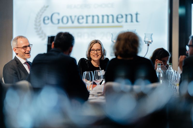 Nicola Hauptmann (eGovernment-Redaktion) im Gespräch. (Offenblende/Valentin)