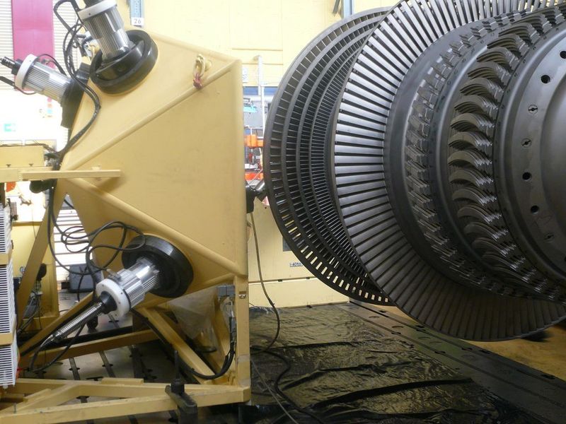 Ortsflexible Bearbeitung von Turbinenläufern.  (Bild: Alstom)