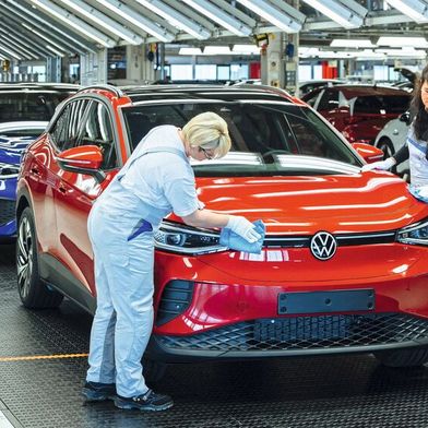 VW Sachsen, im Bild der Standort Zwickau, ist eine eigenständige Gesellschaft im Volkswagenkonzern. Die sollte eigentlich mit VW Pkw zusammengehen. Doch nun hapert die Umsetzung. (Bild: Volkswagen AG)