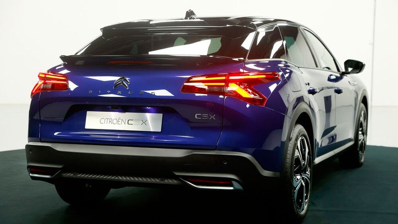 Der C5 X hat ein maximales Kofferraumvolumen von 1.640 Litern. Damit übertrifft er nicht nur den alten C5 Tourer, sondern viele Lifestyle-Kombis aus dem Mittelklasse-Segment. (Bild: Citroën)