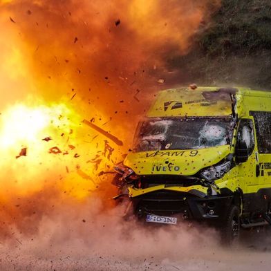 Feuer und Flamme für den Karosseriebau: Bei Friederichs in Frankfurt dreht sich 185 Jahre alles rund um die Fertigung und den Umbau von (Sonder-) Fahrzeugen. (Bild: Friederichs)