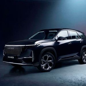 Bei den Wolga-Modellen handelt es sich lediglich um umgelabelte China-Autos. Zu zeitgemäßen Eigenentwicklungen sieht sich die russlische Industrie offenbar nicht mehr in der Lage. (Bild:  Wolga)