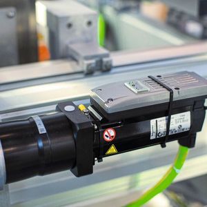 Flexible Komponente: integrierter Servomotor der Lexium 62 ILM Baureihe. (Bild:  Schneider Electric)