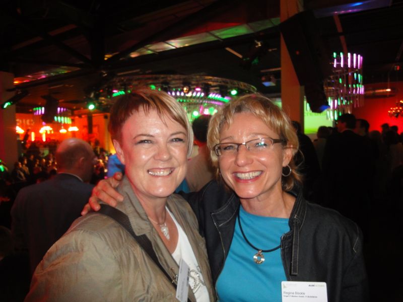 (v.l.) Janet Spacey, PR Beratung, und Regina Böckle, IT-BUSINESS (Archiv: Vogel Business Media)