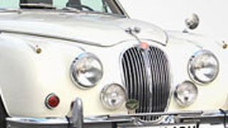 Der erste Preis der diesjährigen Spendenaktion ist ein Jaguar MK II aus dem Jahr 1963. (Foto: Lebenshilfe Gießen)