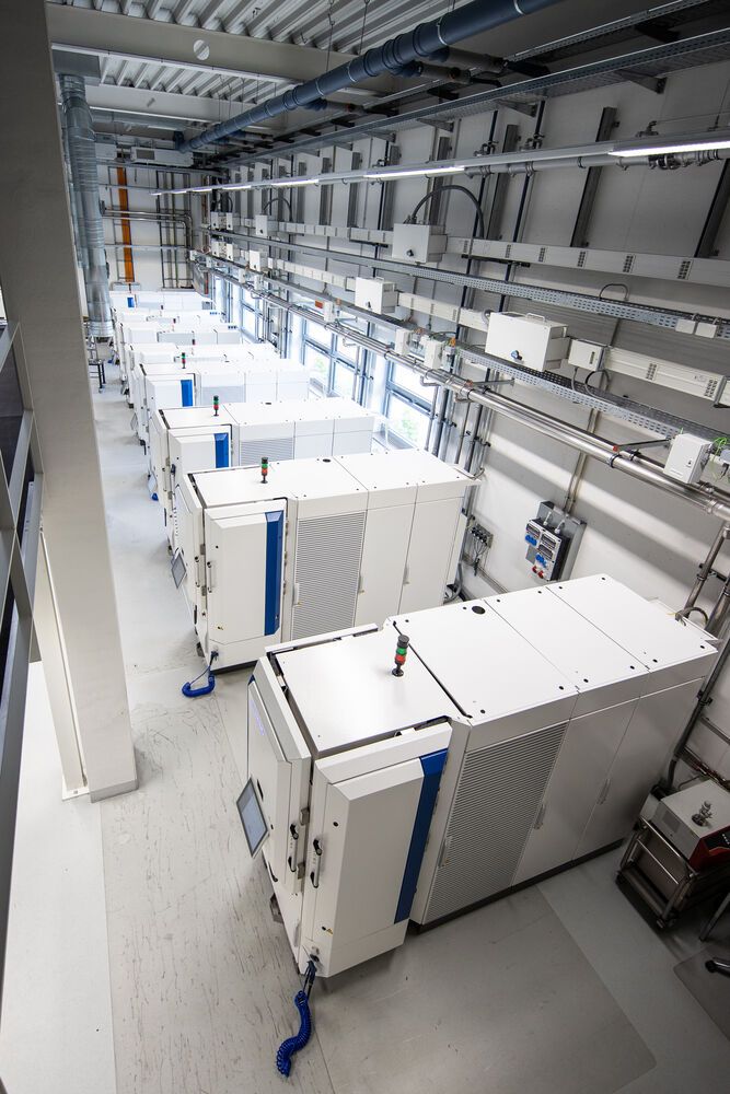 Horn has expanded its in-house coating center with seven new CC800 Hipims systems.