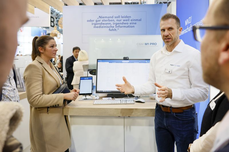 Messerundgang Halle 12 (Messe Düsseldorf, Constanze Tillmann)