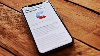 In der Corona-Warn-App schnellte in der vergangenen Woche die Zahl der roten Warnungen auf über 70.000 Fälle täglich in die Höhe. Und auch die Check-in-App Luca verzeichnete einen steilen Anstieg der Warnungen. (© fgch.de – stock.adobe.com)