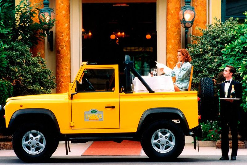 Zum 60. Geburtstag des Defenders legte Land Rover ein Sondermodell namens 60th Anniversary auf. (Bild: Land Rover)