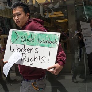 Apple gehört zu den Großkunden der Taiwanesen, deshalb appelieren die Beschäftigten auch an die Amerikaner.