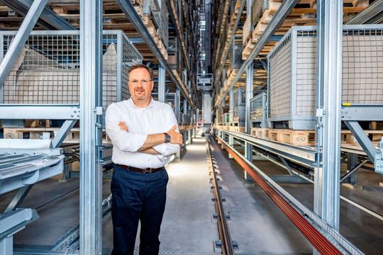 Die Krone-Gruppe steckt in der Transformation. Im Zuge dieser soll auch die Führungsriege verschlankt werden. Wie jetzt bekannt wurde, wird der CEO Dr. David Frink das Unternehmen verlassen. Aufsichtratsvorsitzender Bernard Krone (Bild) dankt ihm für sein Engagement ...(Bild:  Krone-Gruppe)