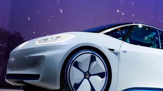 Automobiler Leichtbau: Für die Fahrzeuge der Zukunft werden leichte und feste Bauteile benötigt, die sich günstig herstellen lassen. (VDA)