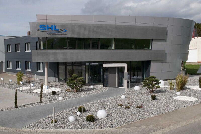 Zu den Kernkompetenzen der SHL AG mit Sitz im baden-württembergischen Böttingen gehören Anlagen für das automatisierte Schleifen, Polieren und Entgraten. (SHL)