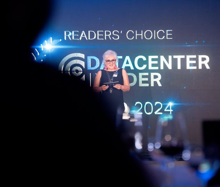 Uiiii! Es geht los mit dem DataCenter-Insider Award 2024: Die Chefredakteurin von DataCenter-Insider Ulrike Ostler: „Ohne Rechenzentrum funktioniert heute nichts mehr: Es gäbe keinen Mobilfunk, kein Fernsehen, keine Banktransaktionen, keine Rechnungstellungen, keinen LKW-Transport, keine Zugfaht, keinen Flug, keine Crash-Tests, keine Car-Assistance ... keine Cloud; denn hier, im Rechenzentrum, wird sie gemacht.“ (Bild: Manuel Emme Fotografie      )