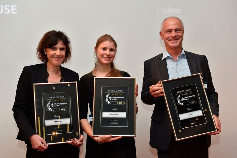 Die Gewinner aus der Kategorie „Virtualisierung“: Platin für VMware, vertreten durch Simone Frömming; die goldene Mitte für Microsoft (im Bild: Jennifer Lierenfeld); die Auszeichnung in Silber ging an Suse, vertreten durch Harald Schreck. (VIT)