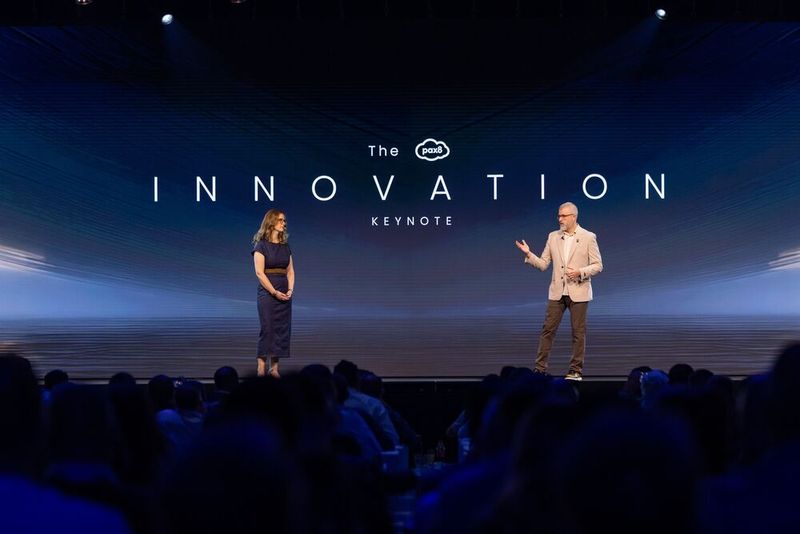 In ihrer Innovation-Keynote präsentierten Libby McIlhany und Craig Donovan die neuen Funktionen und Tools des Cloud-Marketplaces.  (Bild: Pax8)