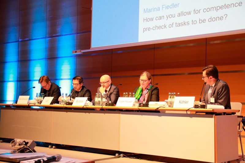 Bei der abschließenden Panel Diskussion wurden Fragen aus dem Publikum beantwortet und ausgiebig über die Erkenntnisse des Tages debattiert. (Bild: Moßner)