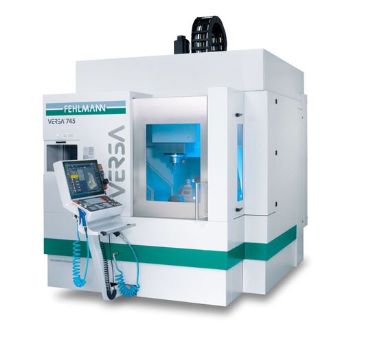 «Versa 745»: Dynamik und Präzision für anspruchsvolle 5-Achs-Bearbeitung.(Bild:  Fehlmann AG Maschinenfabrik)