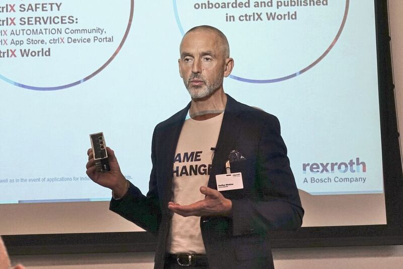 Steffen Winkler presents the innovations for the ctrl X Automation platform and explains that the controller covers 80 % of automation tasks.