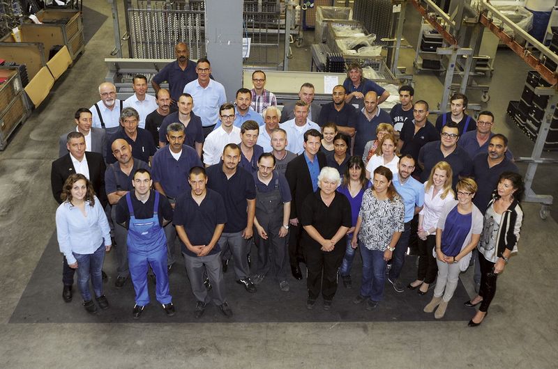 Gut ausgebildet und motiviert: Die Belegschaft des AHC-Werks München. (Bild: AHC Oberflächentechnik)