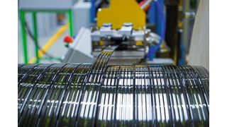 Wenn Stahlseile im Aufzug versagen würden, übernehmen CFK-Bänder den Transport der Kabine buchstäblich mit Leichtigkeit, sagt Exel Composites. Lesen Sie hier, warum das so ist... (Exel Composites)