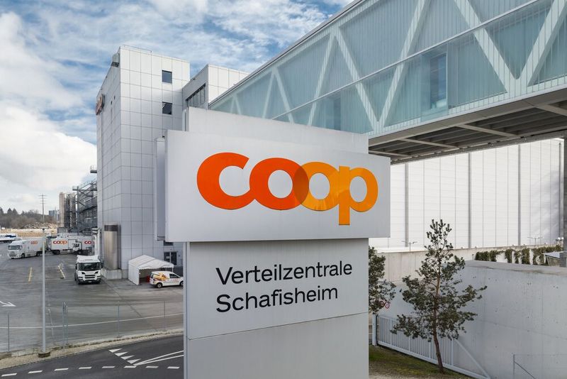 Die Coop-Verteilzentrale in Schafisheim verschickt täglich 200 Paletten. (Bild: www.haeslerfoto.ch Haesler Foto | Bluhm Systeme GmbH)