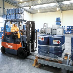 Die Elektrostapler 7FBMF für den explosionsgefährdeten Bereich mit 80 V Batteriespannung decken Tragfähigkeitsklassen von 1,6 bis 5 t ab.