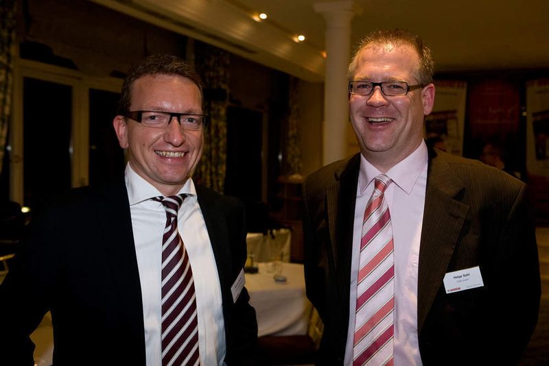 Gerald Holler von Compris im Gespräch mit Helge Sahl von AMD. (Archiv: Vogel Business Media)