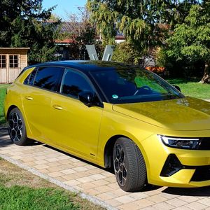 Der Testwagen kam in Zweifarblackierung mit schwarz abgesetztem Dach.(Bild:  Rosenow – »kfz-betrieb«)