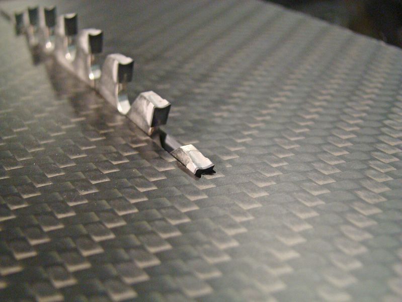 Carbonfasern sind nicht einfach zu bearbeiten. Eine Möglichkeit ist die Carbonfaser-Säge am Fraunhofer-Institut für Produktionstechnik und Automatisierung. (Bild: Fraunhofer IPA)