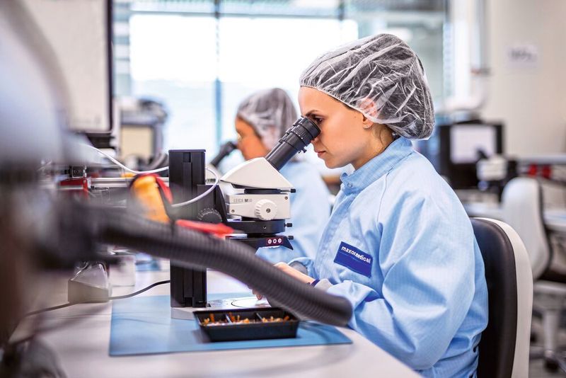 Die Medizintechnik konnte Maxon auch in der Corona-Krise mit Motoren für Beatmungsgeräte und Linearantriebe für die Laborautomation beliefern. (Philipp Schmidli)