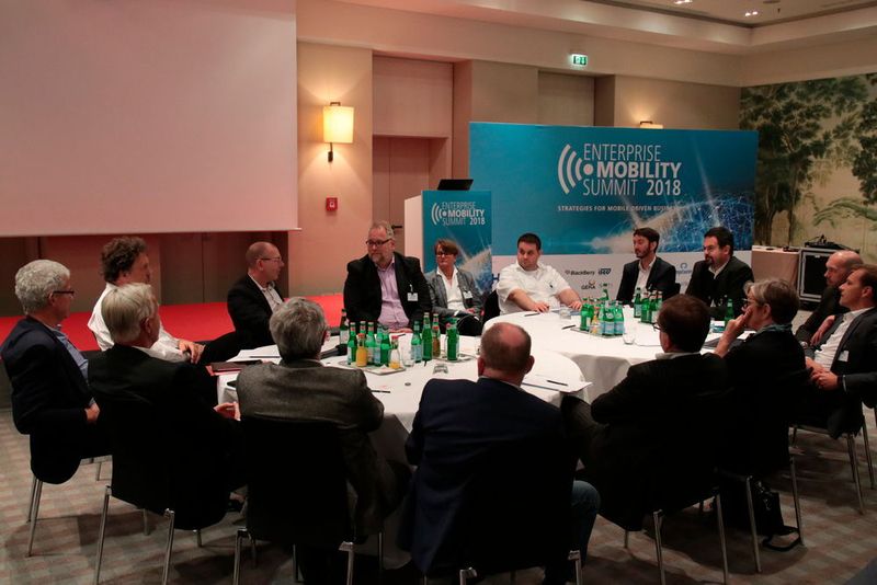Thinktank mit Pascal Matzke (Forrester Research) wie KI, VR und IoT die Geschäftswelt verändern (Vogel IT-Medien GmbH)